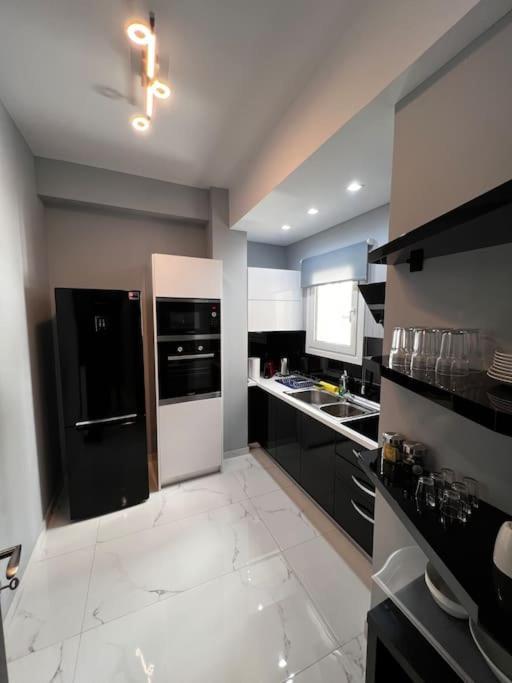 Luxurious, Spacious, Modern, Fully Renovated Apartment Close To Acropolis, Koukaki, Metro Station "Sygrou-Fix" Athens Exterior photo