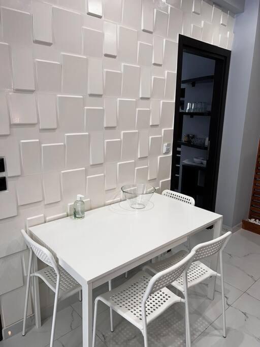 Luxurious, Spacious, Modern, Fully Renovated Apartment Close To Acropolis, Koukaki, Metro Station "Sygrou-Fix" Athens Exterior photo